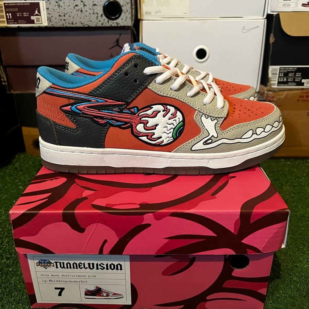 Custom dunk sneaker size 7